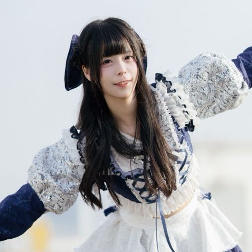 梨奈reina头像