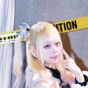 小郁iku头像