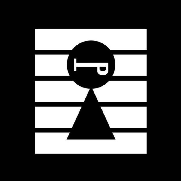 透明教室与平行女孩头像